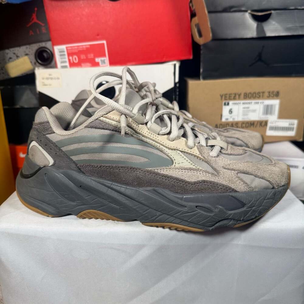 Size 8 - Adidas Yeezy Boost 700 V2 Tephra